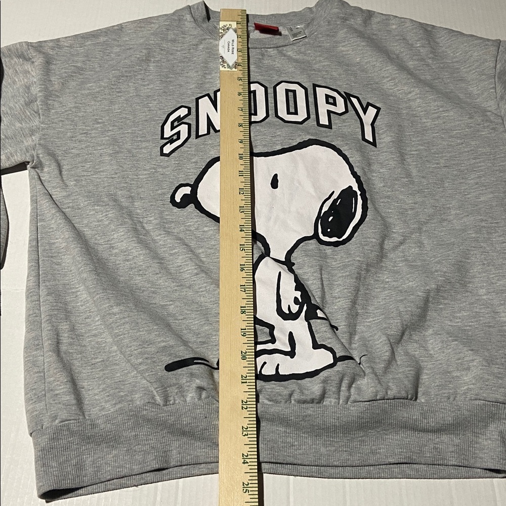 Snoopy Sweatshirt Peanuts licensed product - Picture 7 of 8